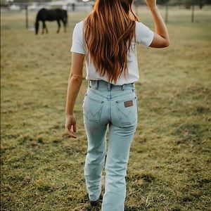 Wrangler’s Womens Cowboy Cut Slim jeans, size 9